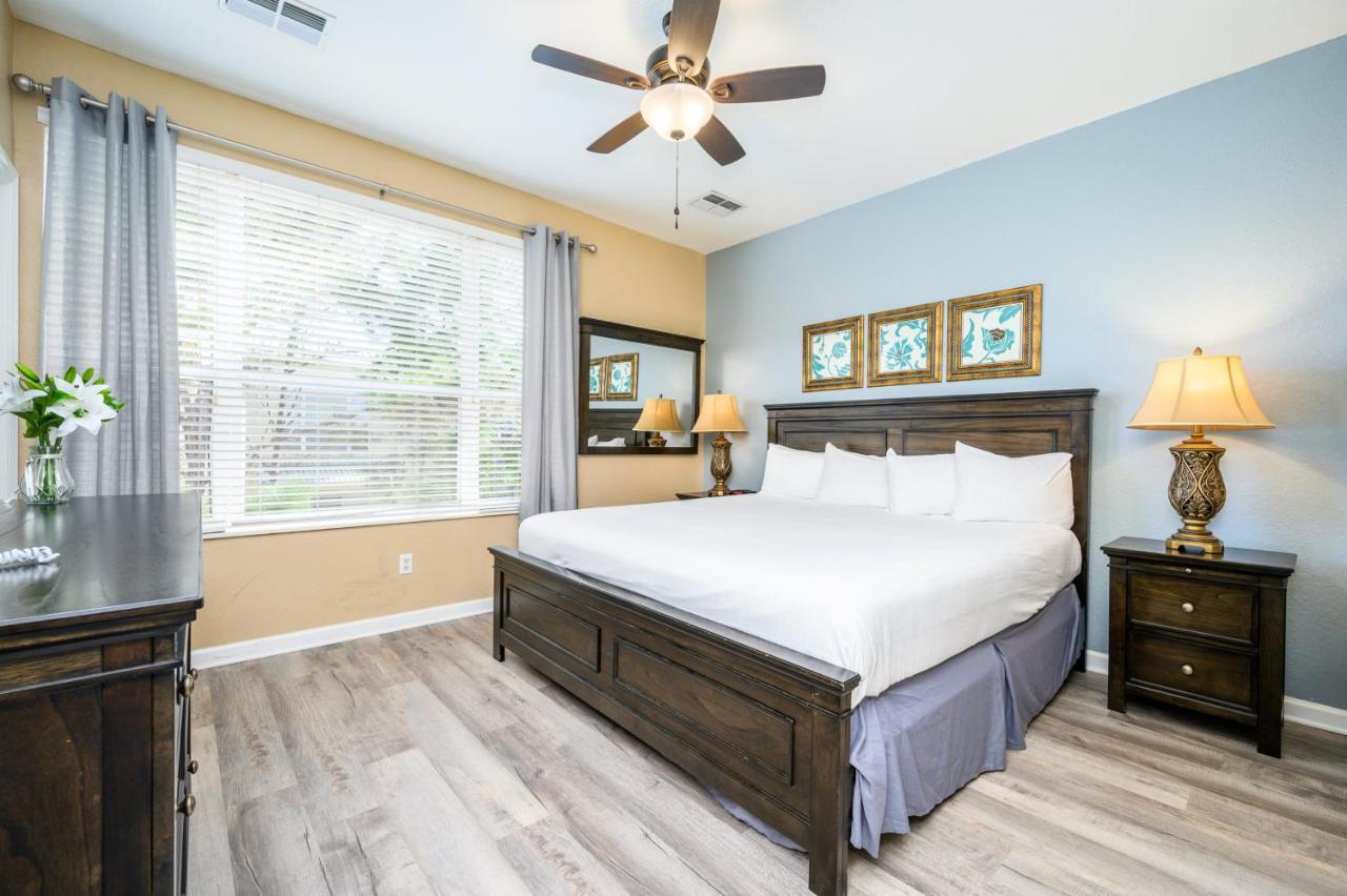 Beautiful Townhome, Vista Cay Direct - 4010